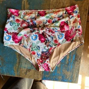Kortni Jeane Vintage Floral